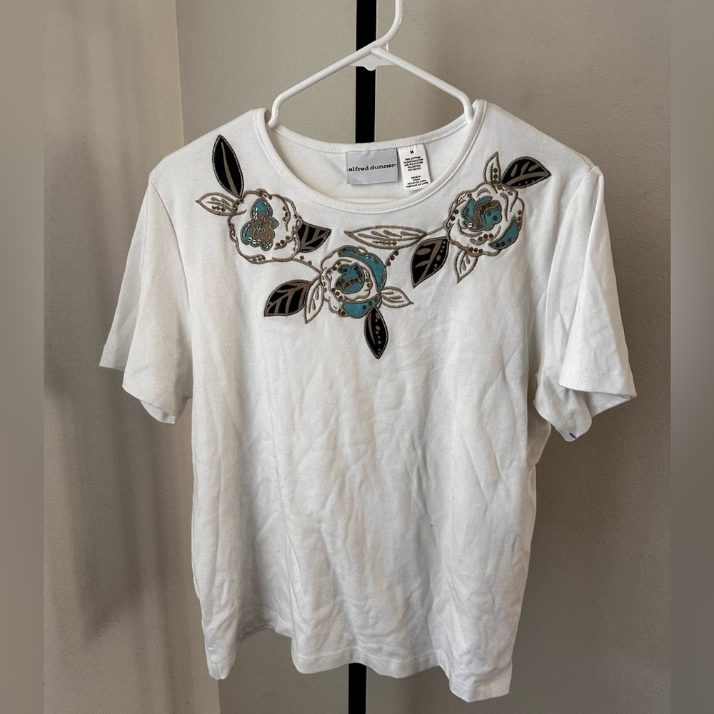 Alfred dunner medium embroidered floral shirt